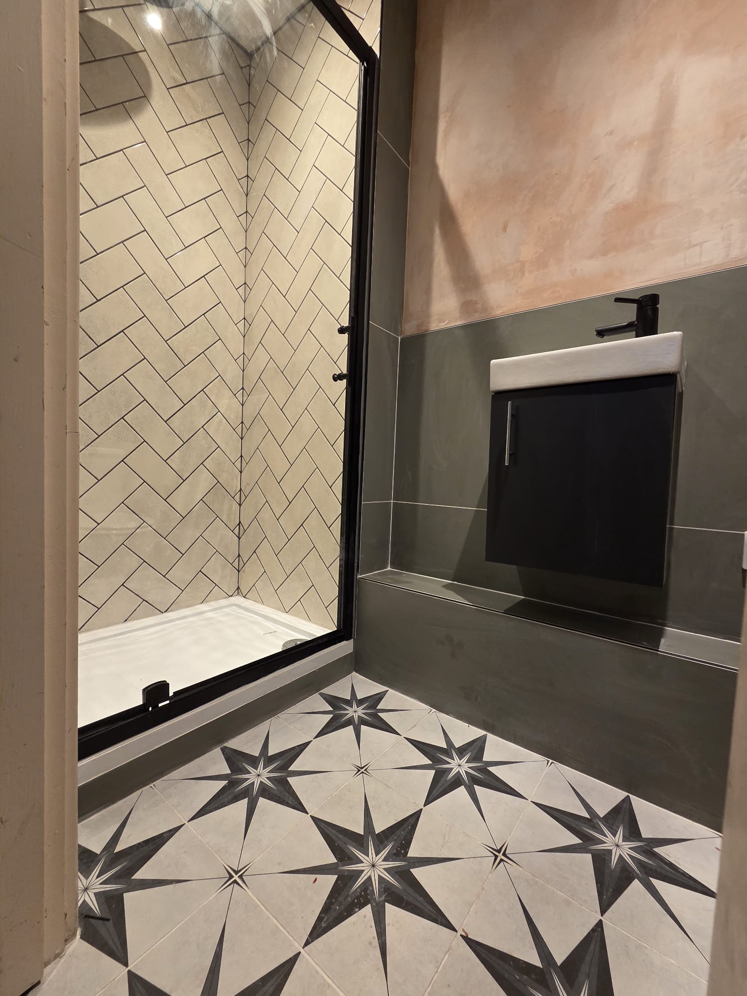 b8af6e86-5a70-44f7-983a-c29196e97f3c